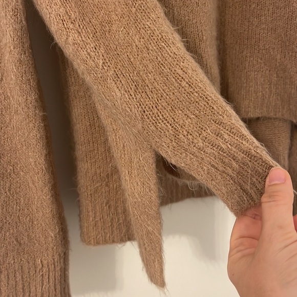 Bell- Sleeved Brown Pullover - Picture 4 of 7